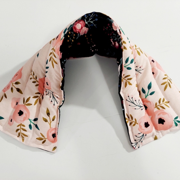 Rice therapeutic heating-cooling neck wrap, heat pad, cold pack, flowers - Picture 1 of 5